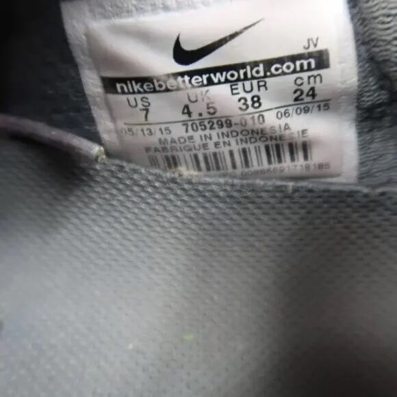 Nike Shoes Womens 7 Athletic Sneakers Trainers Fury Active Running Sport Comfort - Picture 14 of 15